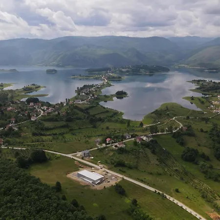 Kamp alanı Autokamp Oaza Mira Rama *